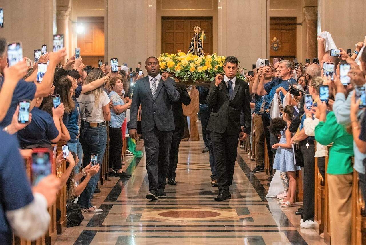 Nossa Senhora Aparecida é entronizada em Basílica nos Estados Unidos