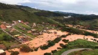 cidade-minas-gerais-alagada-apos-chuva