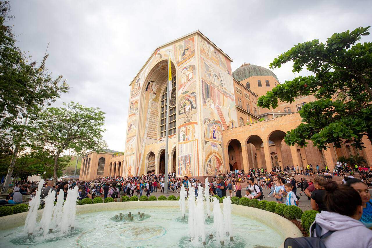 A Mãe Aparecida te espera neste final de semana! 