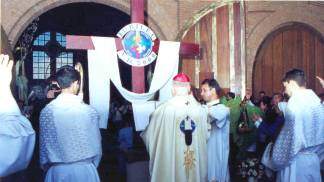 Dom Aloísio Lorscheider inicia Jubileu dos anos 2000 na Basílica de Aparecida