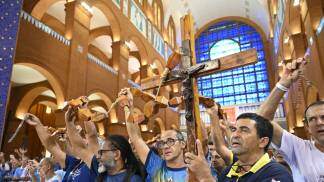 Destaque - Cruz na Romaria do Terço dos Homens