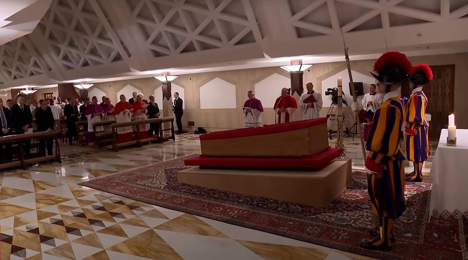 Exéquias do Papa Francisco será no sábado (26)