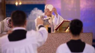 incensação na Missa de Páscoa 2025