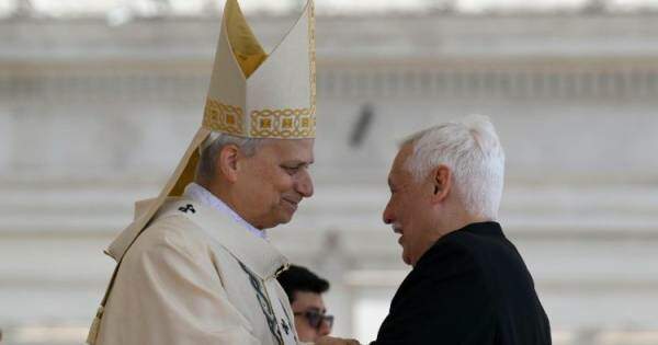 Missa inaugural marca início de pontificado de Leão XIV