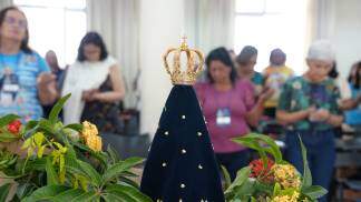 Imagem de Nossa Senhora Aparecida em Retiro de Avivamento Espiritual