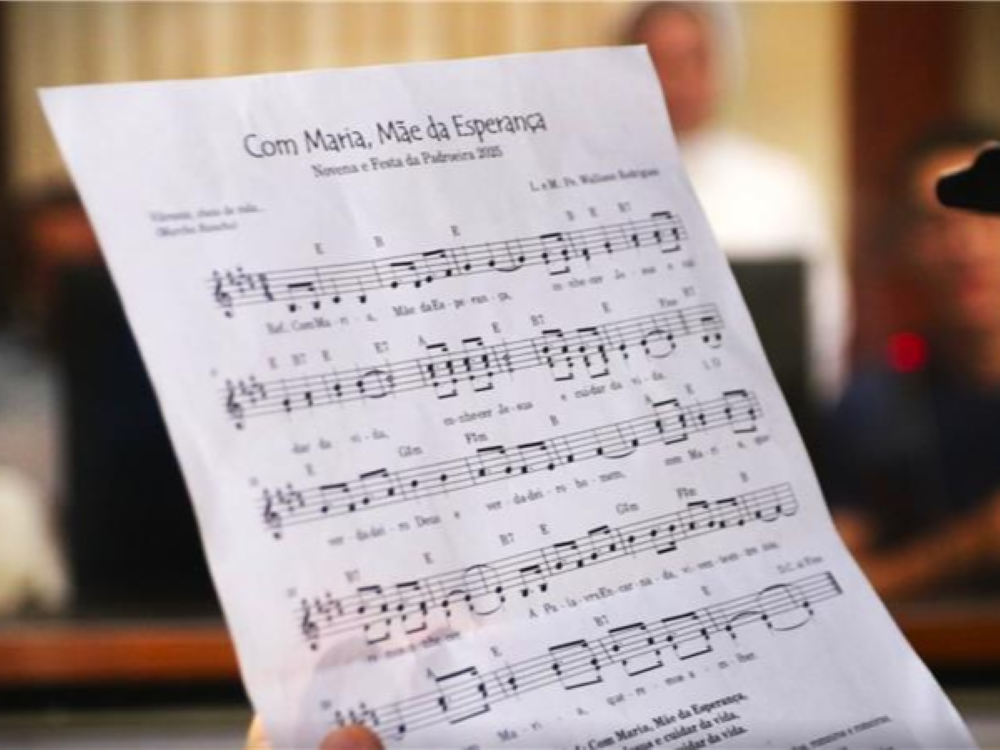 Conheça e aprenda o hino da Festa da Padroeira 2025