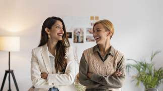 Mulheres e amigas no trabalho