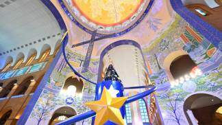 Nossa Senhora no trono de estrela