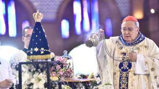 dom orani tempesta incensa rosa presenteada e imagem de nossa senhora aparecida na 125 romaria do rio de janeiro