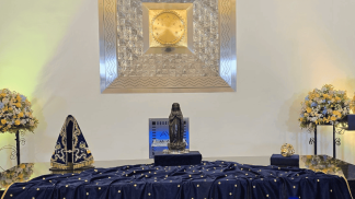 FD_Nossa_Família_sob_o_manto_da_Mãe_01