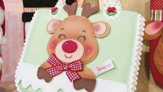 Sacolinha-Natalina-de-Rena-em-Feltro-faça-você-mesmo