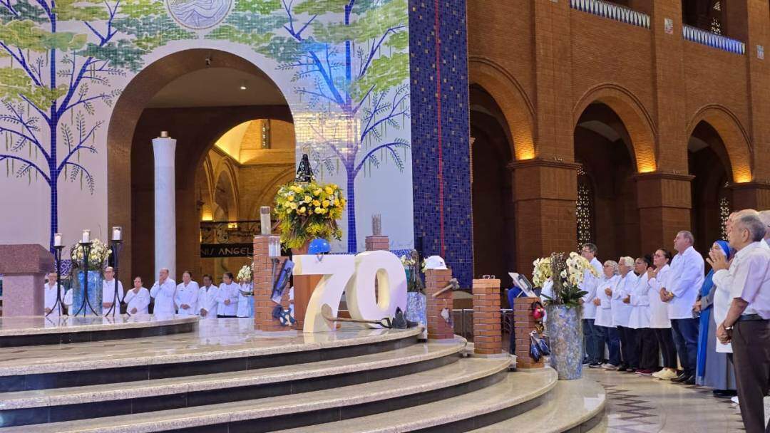 Tatiana Lacaz | Família dos Devotos