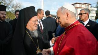 patriarca bartolomeu cumprimenta papa leao xiv