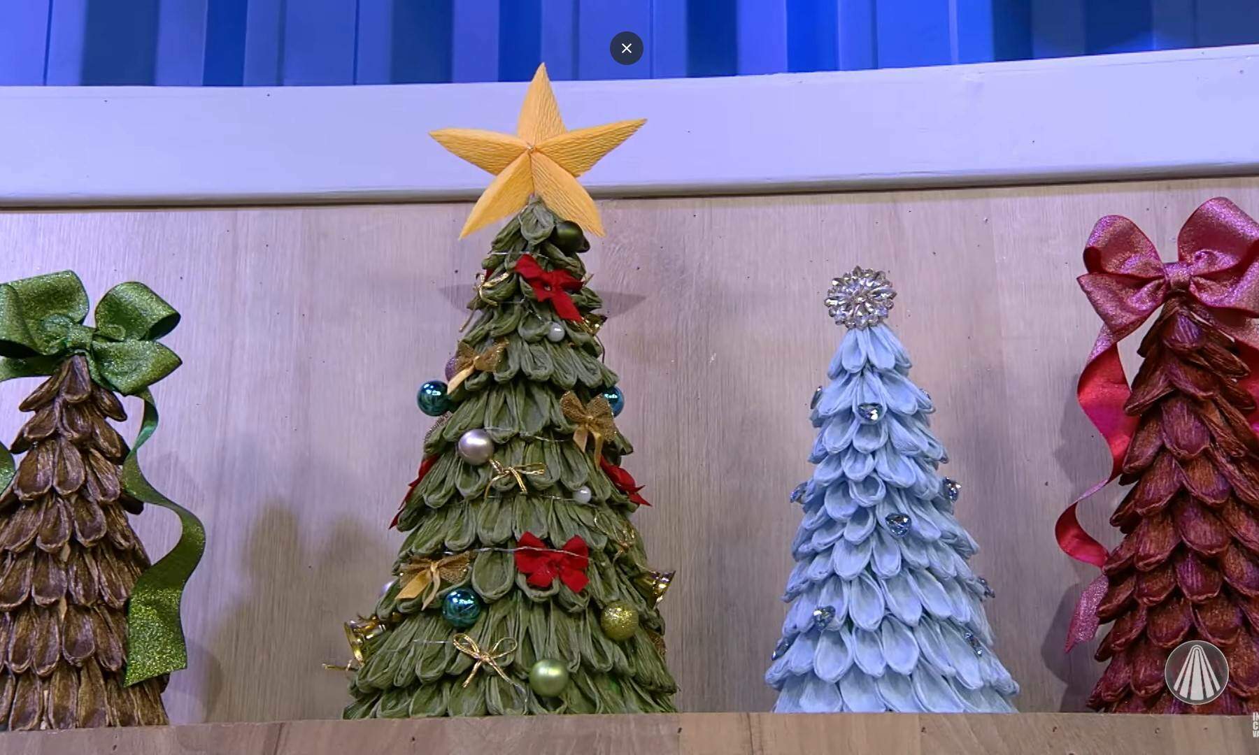 Árvore de Natal de Papel Crepom - Faça Você Mesmo