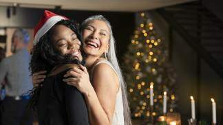 mae-e-filha-curtindo-uma-festa-de-ano-novo