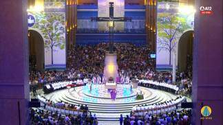 Altar Central visto de cima durante a Missa