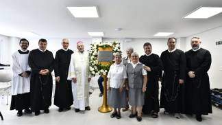 reinauguração da casa do pequeno