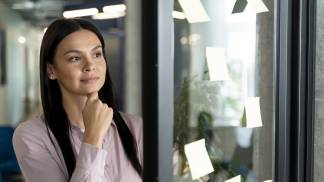 pessoa-que-trabalha-como-parte-da-equipe-da-empresa_Easy-Resize.com