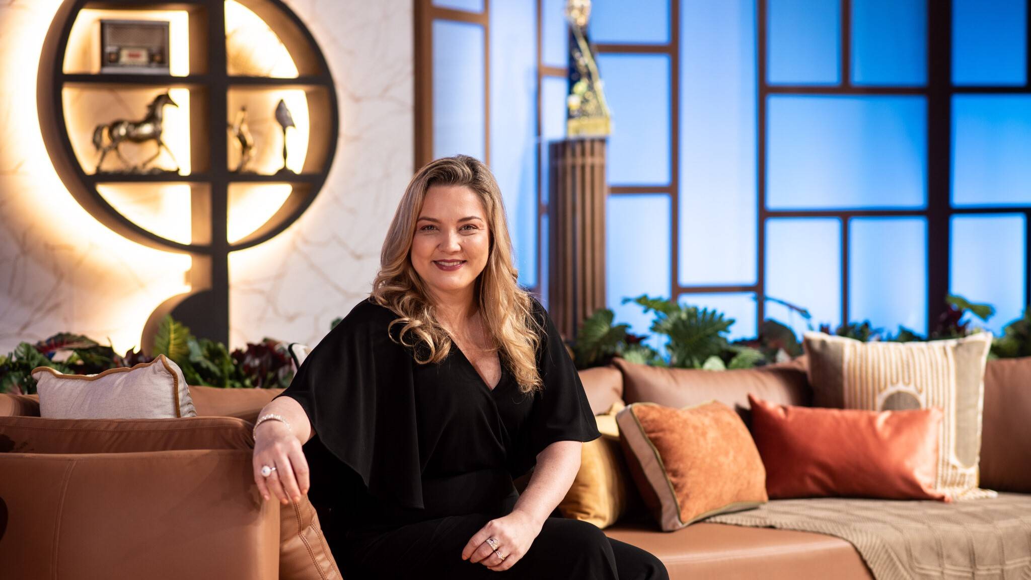 Mary Galvão e Mário Campanha cantam seus sucessos no Aparecida Sertaneja