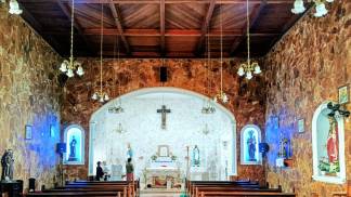 parte interna da capela do mosteiro da imaculada conceição em guaratinguetá são paulo