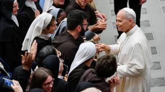 Papa Leão XIV com outros religiosos