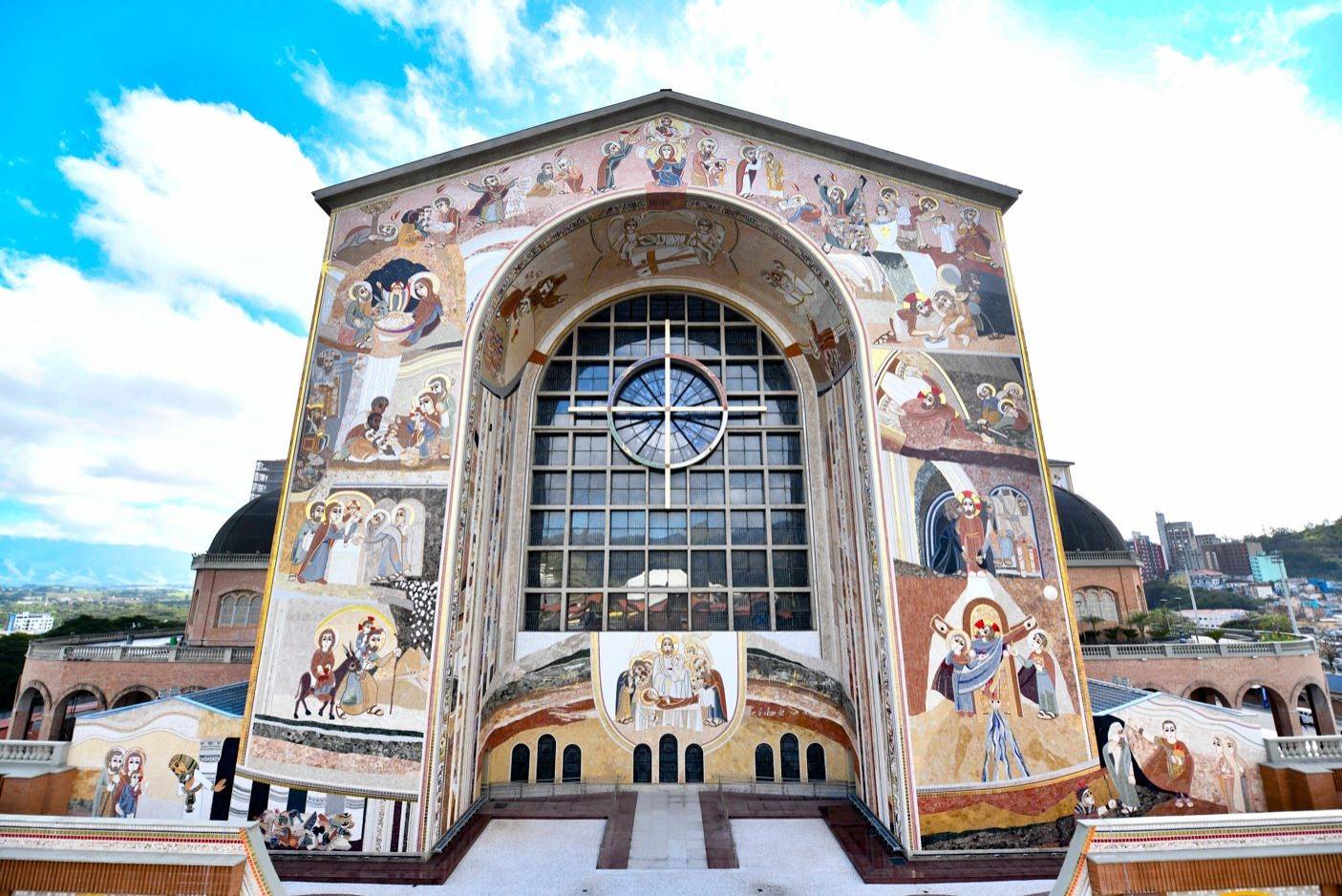 Colabore com a missão evangelizadora da Casa da Mãe