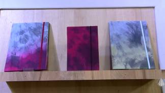 tye-dye-para-decorar-capa-de-caderno_Easy-Resize.com