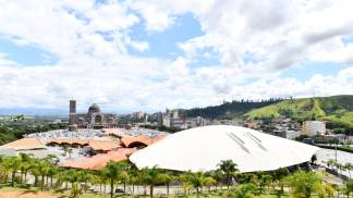 imagem do complexo do santuário nacional pegando a fachada sul