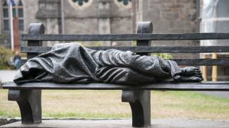 escultura jesus sem teto