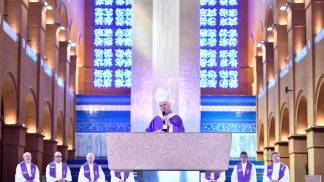 Foto 1 - Dom Orlando celebra a Missa de Cinzas