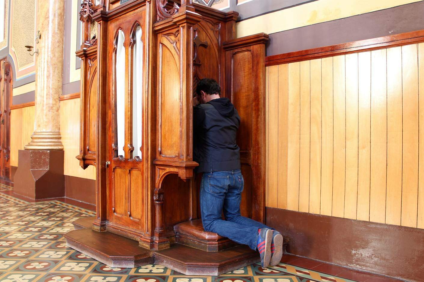 Por que se confessar? Entenda o sacramento da reconciliação