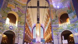 Missa altar central domingo quaresma