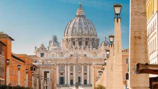 imagem da praça de são pedro no vaticano