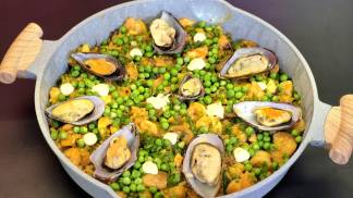 paella-de-frutos-do-mar-sabor-de-vida-comida-espanhola_