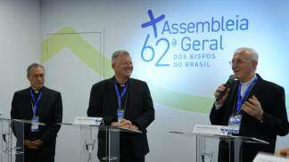 dom lizardo, dom jaime e dom armando na primeira coletiva de imprensa da assembleia da cnbb 2026