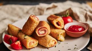 FRANGO A ROLÊ CROCANTE COM PRESUNTO E QUEIJO 