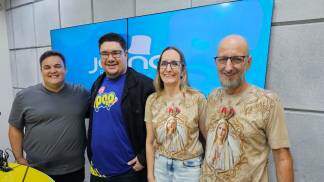 Pe. Paulinho e coordandores da Festa de N SRA de Fátima no JR