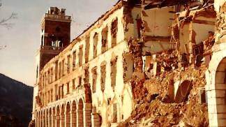 Santuário de São Geraldo danificado pelo terromoto em 1980