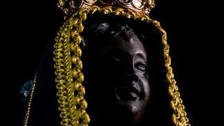 detalhe do rosto da imagem de nossa senhora aparecida