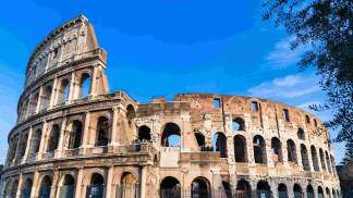 Coliseu em Roma norbel Adobe Stock