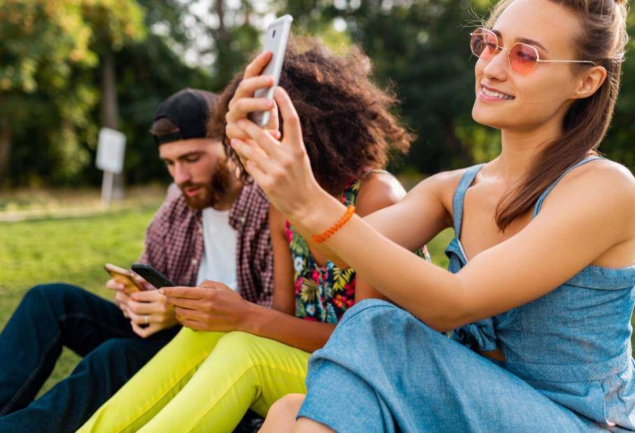 Teste:  Como as redes sociais influenciam o seu humor?