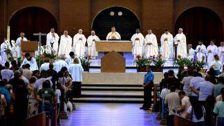 Altar Missa Romaria Diocese de São Carlos no Santuário de Aparecida