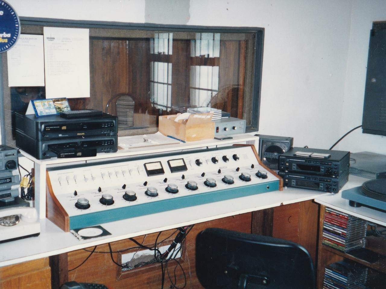Registro das instalações dos estúdio da Rádio Aparecida — sem data
