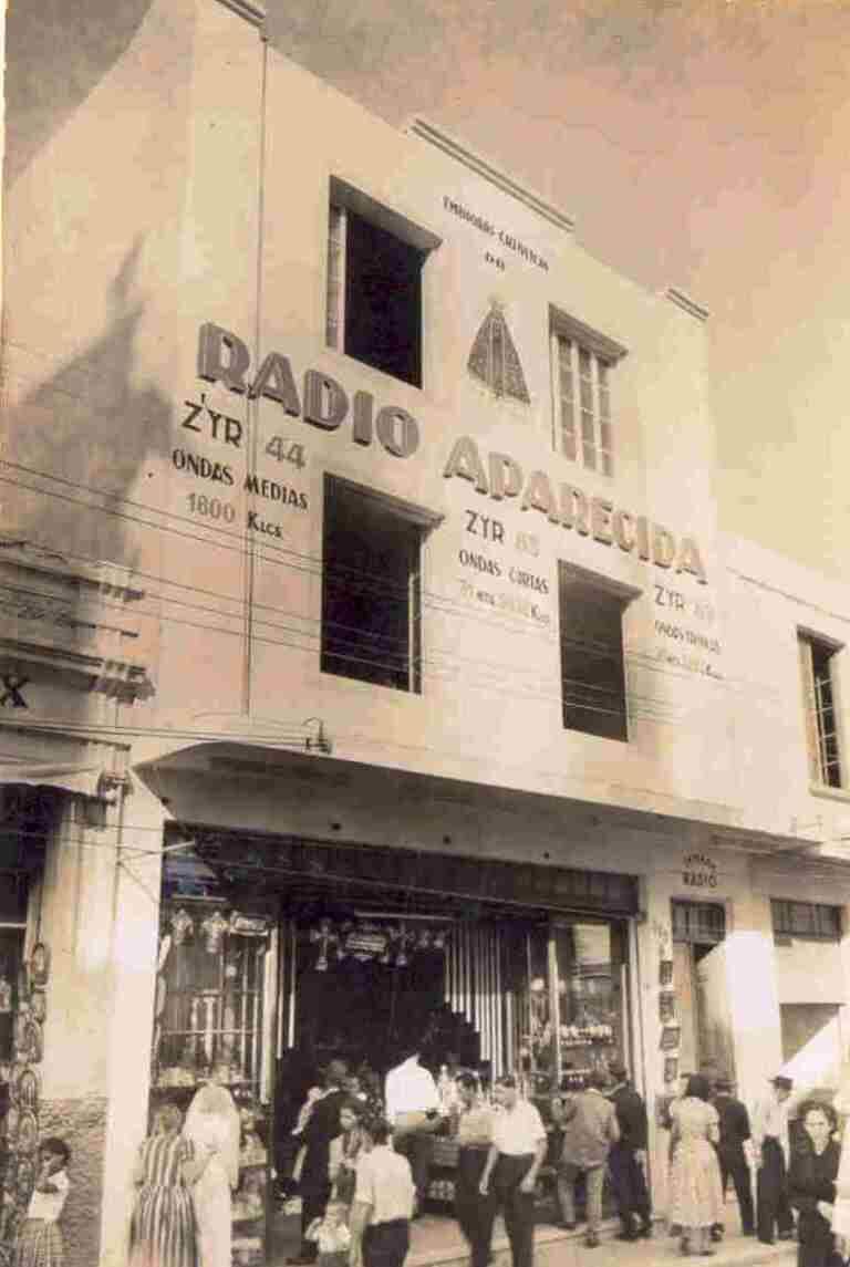 Fachada do prédio da Rádio Aparecida na década de 1950