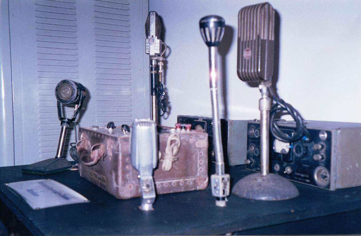 Microfones que marcaram epoca no Museu de equipamentos nos 50 anos em 2001