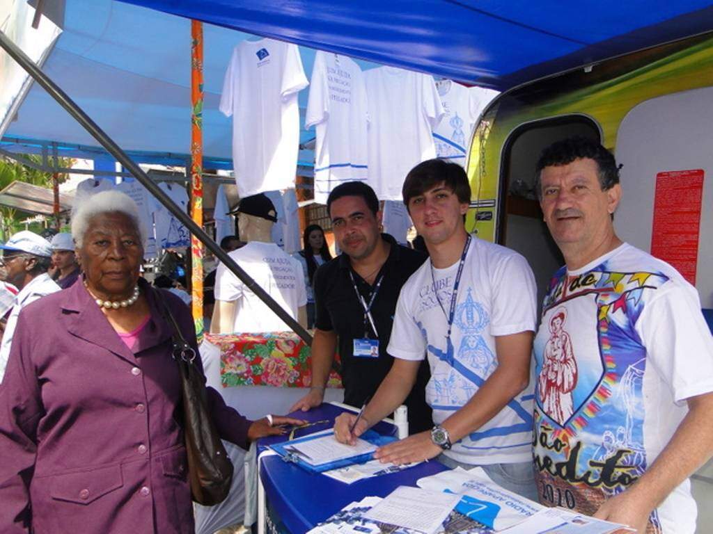 Equipe na cobertura da Festa de São Benedito em 2010