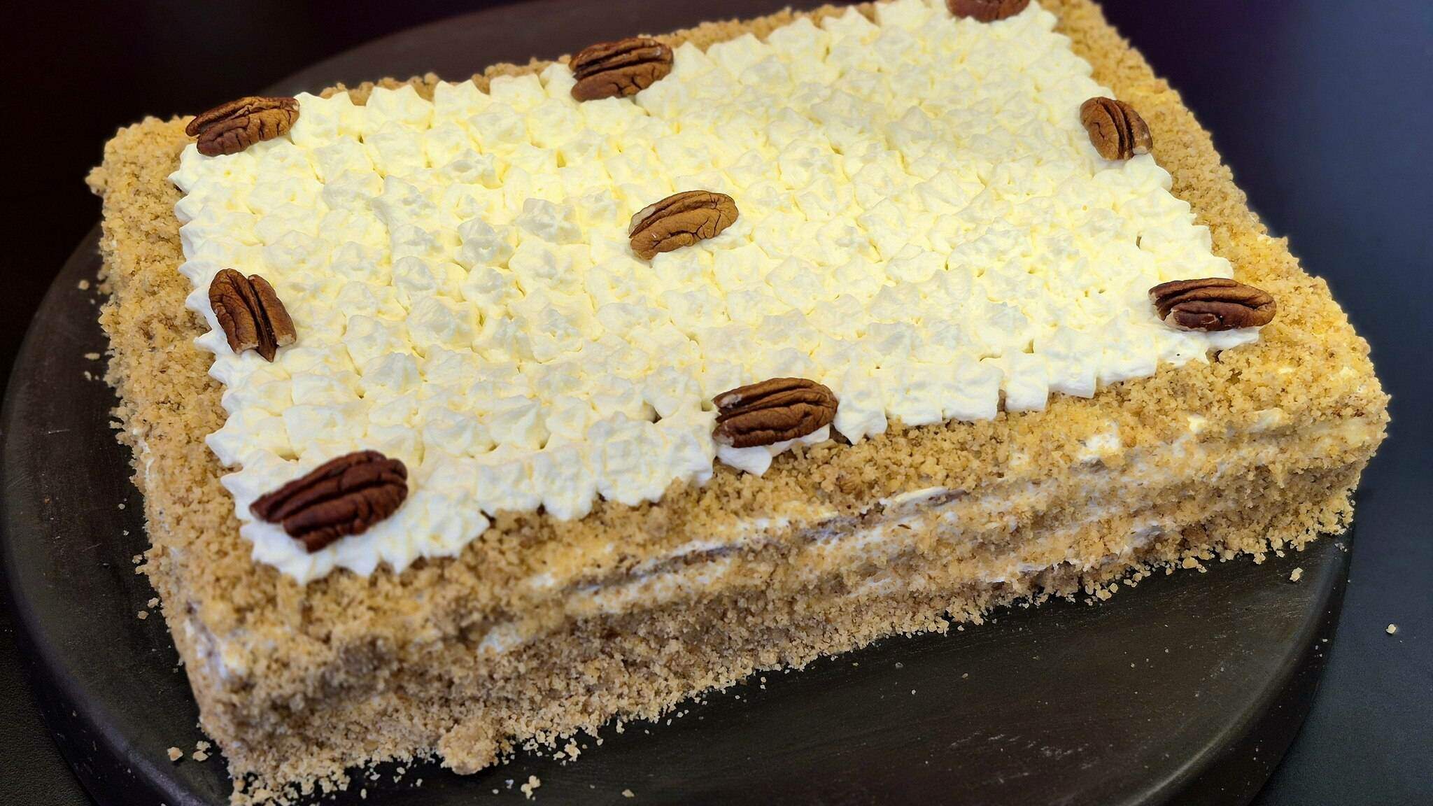 Bolo de Nozes com Baba de Moça - Sabor de Vida
