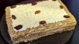 bolo-de-nozes-com-baba-de-moça