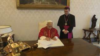 papa-leão-xiv-assinatura-da-encíclica-magnifica-humanitas-reuters 