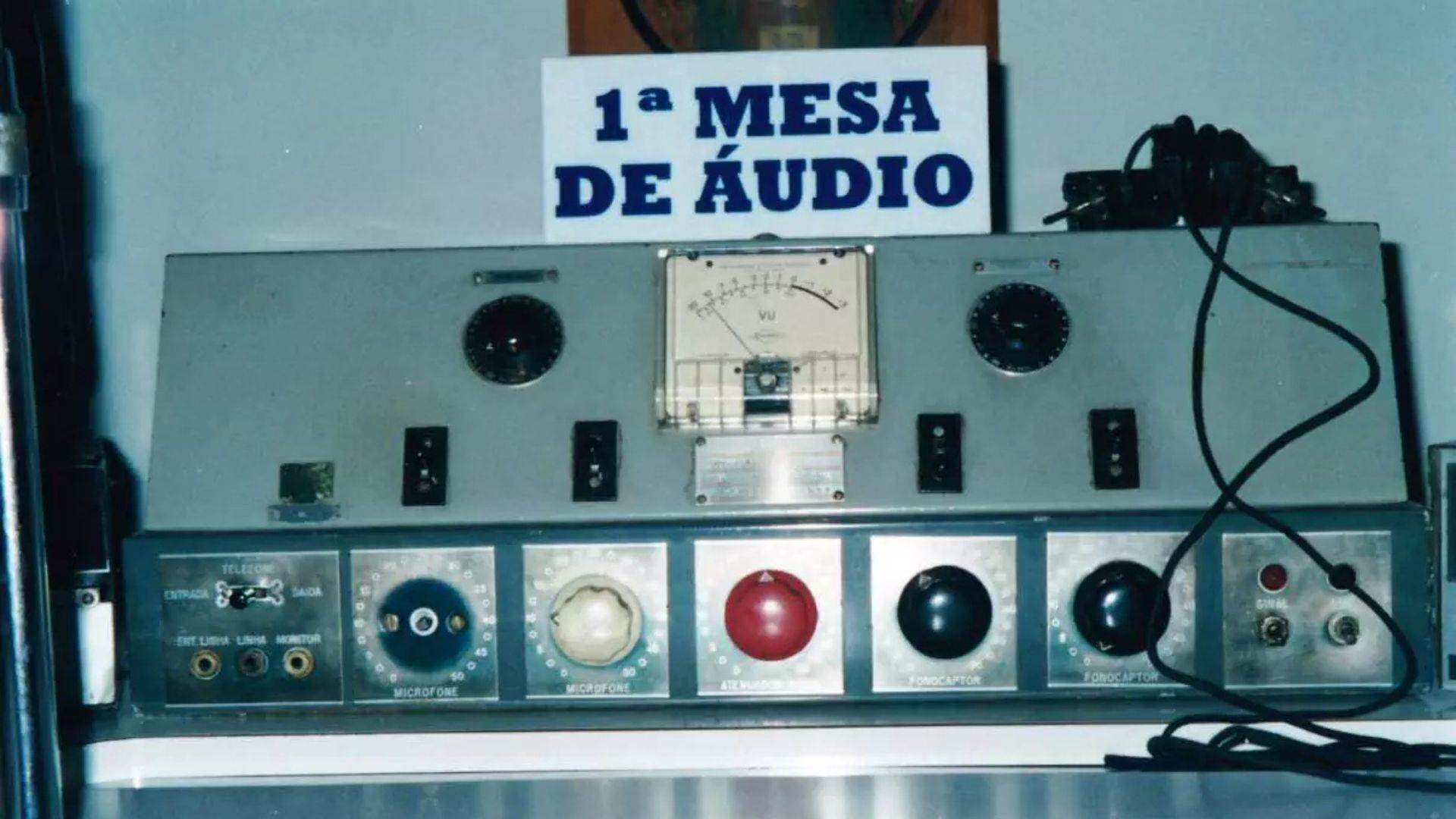 1ª mesa de áudio da década de 60